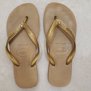 Havaianas Women's Tan and Gold Sandals
